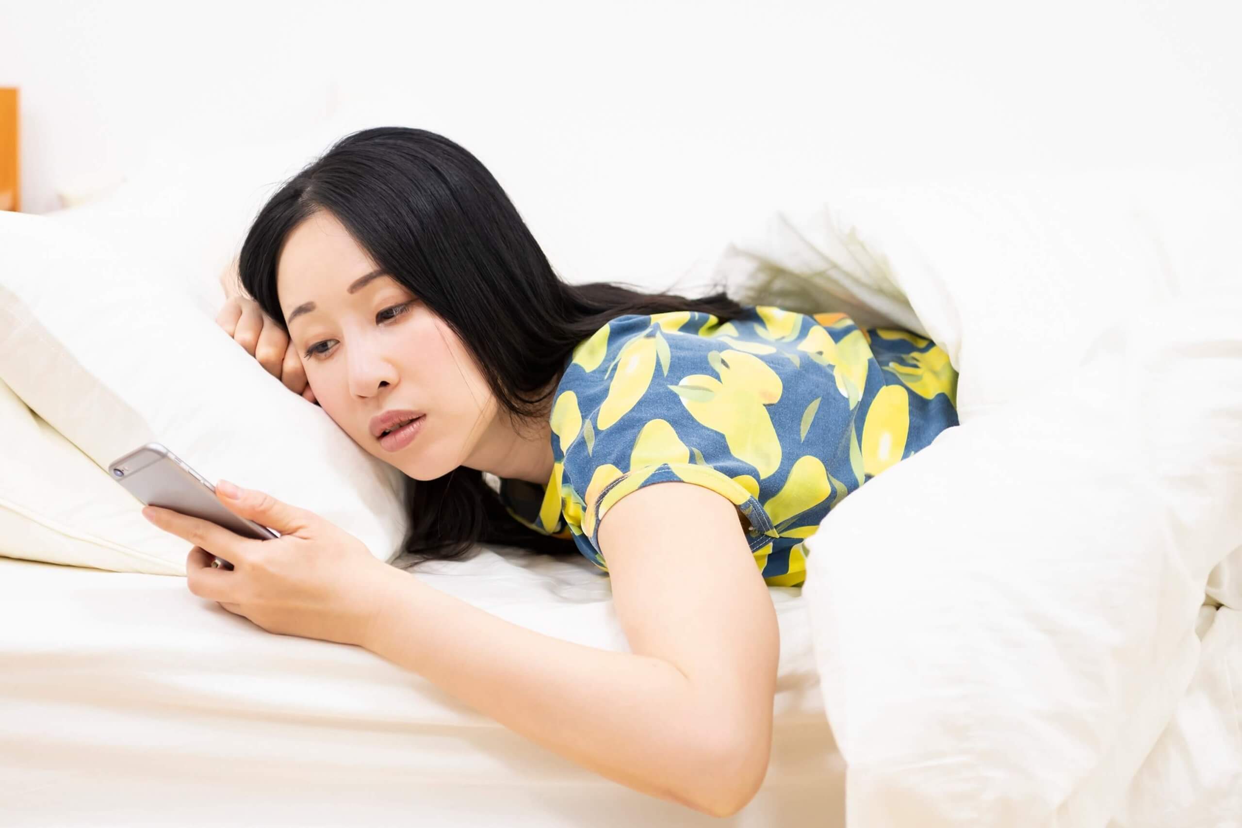 「転職が不安で眠れない･･･」原因と対処法！リラックスする方法も！