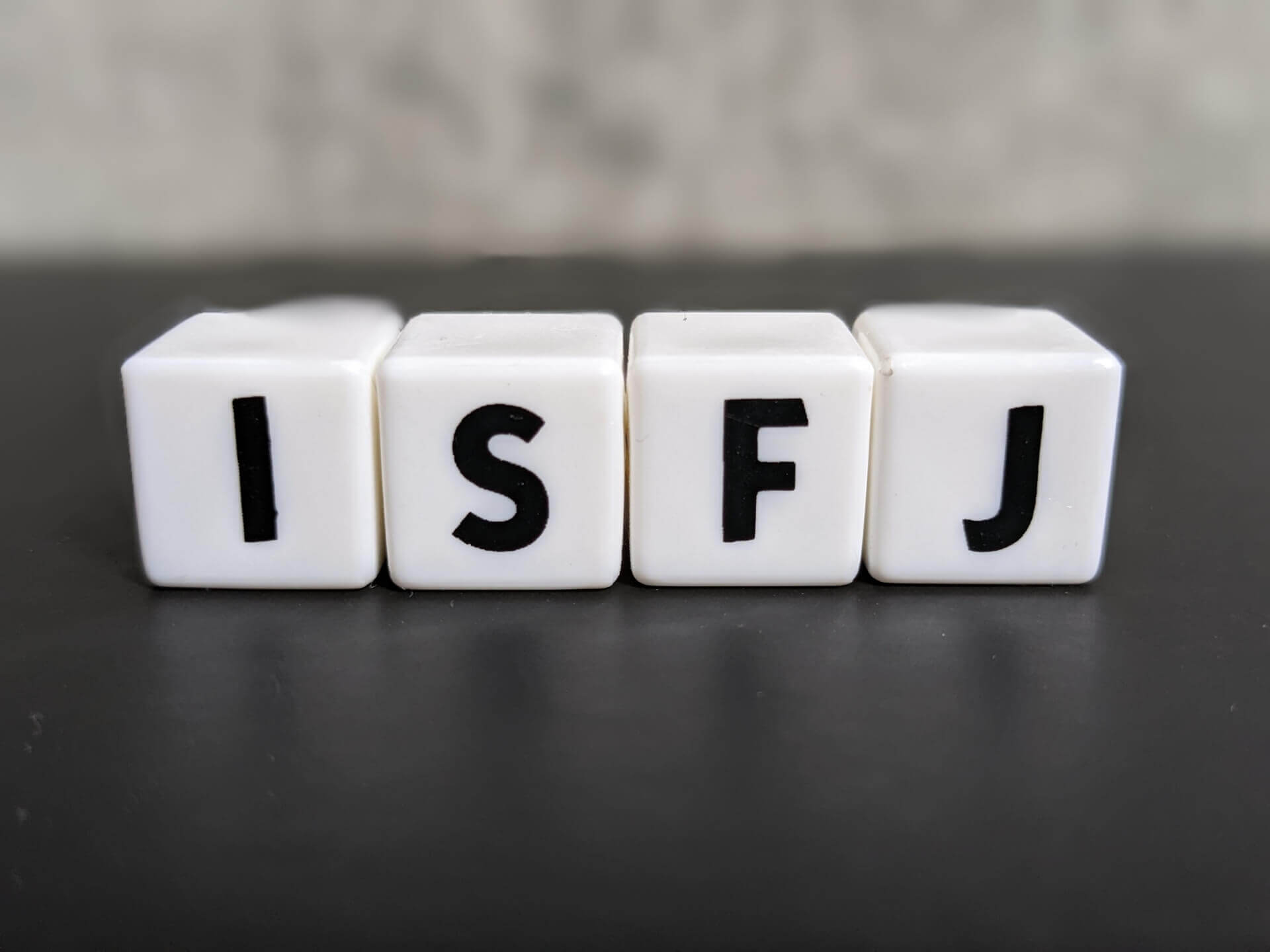 ISFJ（擁護者）ってどんな人？性格の特徴と向いてる仕事